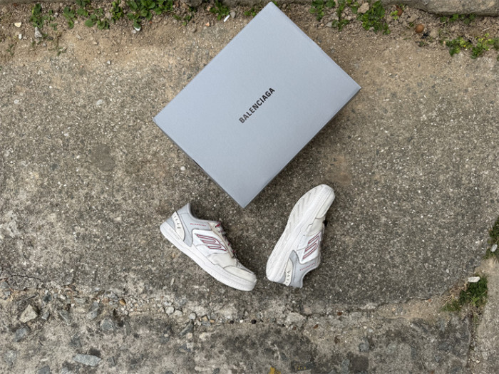 B 17FW Tripe-S High End Sneaker-677