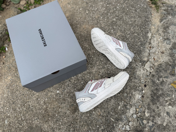 B 17FW Tripe-S High End Sneaker-677