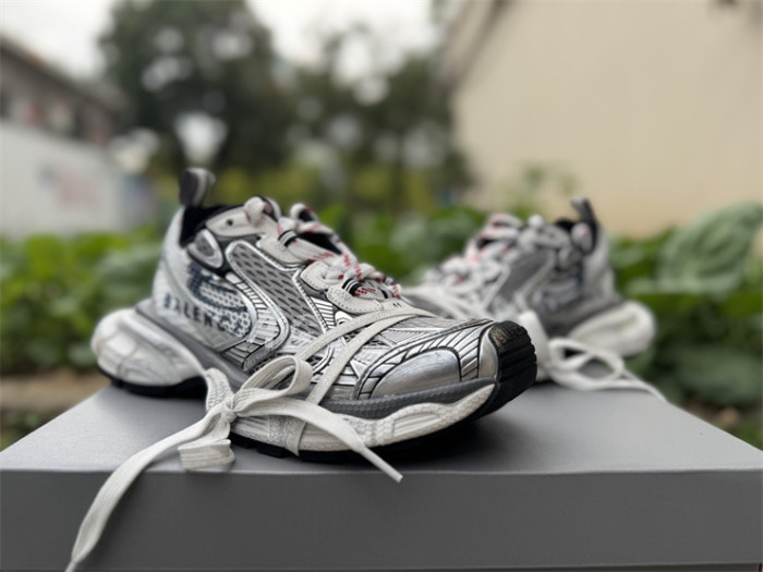 B 17FW Tripe-S High End Sneaker-678