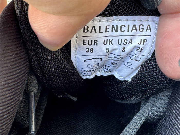 B 17FW Tripe-S High End Sneaker-679