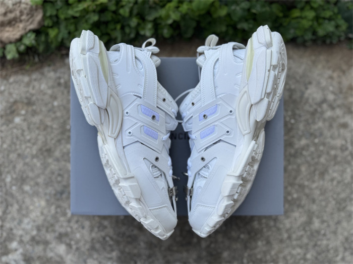 B 17FW Tripe-S High End Sneaker-680