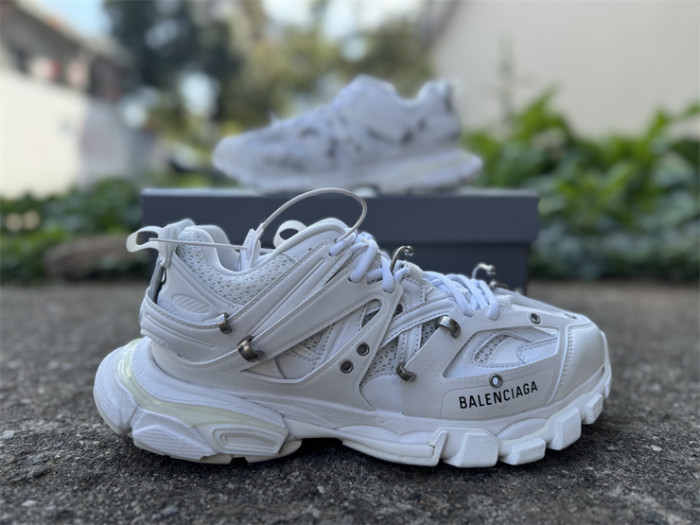 B 17FW Tripe-S High End Sneaker-680