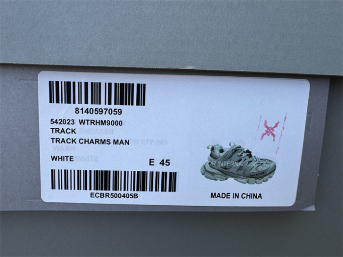 B 17FW Tripe-S High End Sneaker-684