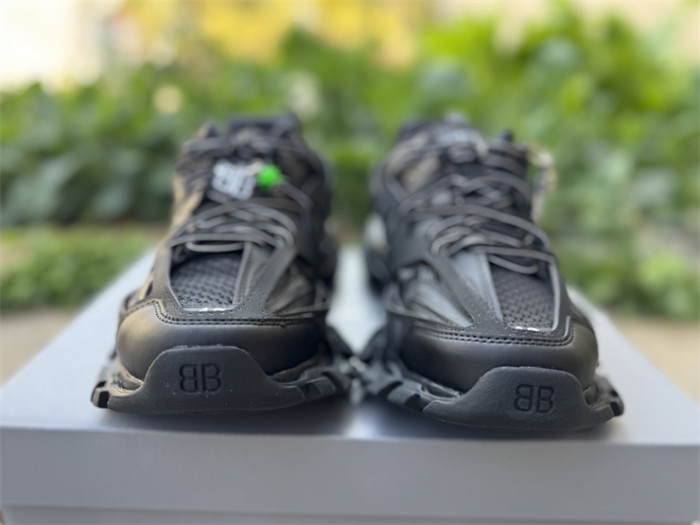 B 17FW Tripe-S High End Sneaker-683