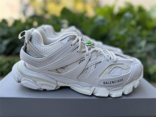 B 17FW Tripe-S High End Sneaker-684