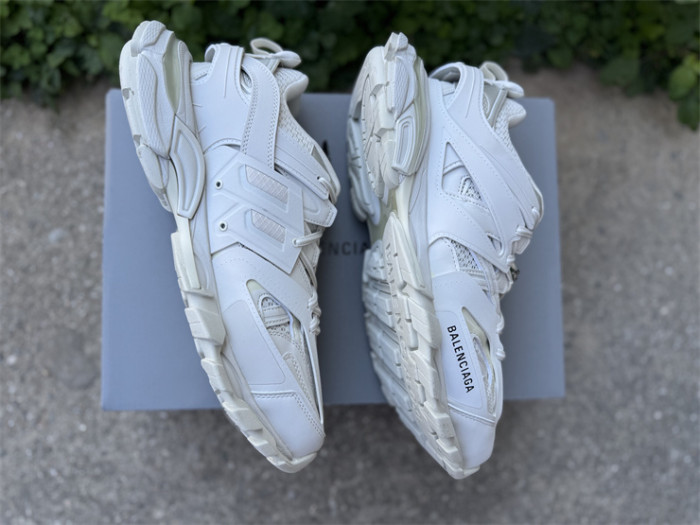 B 17FW Tripe-S High End Sneaker-684