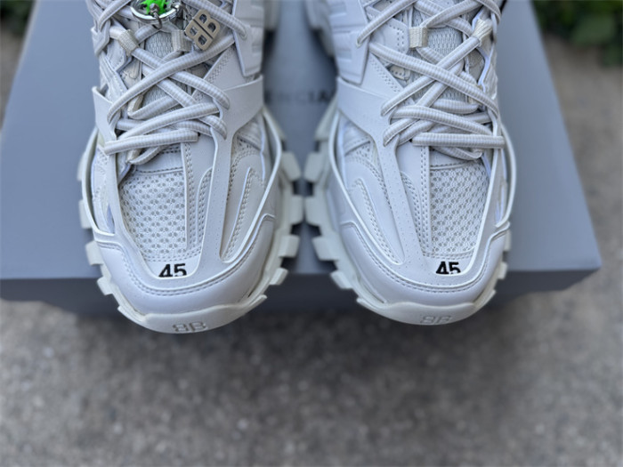 B 17FW Tripe-S High End Sneaker-684