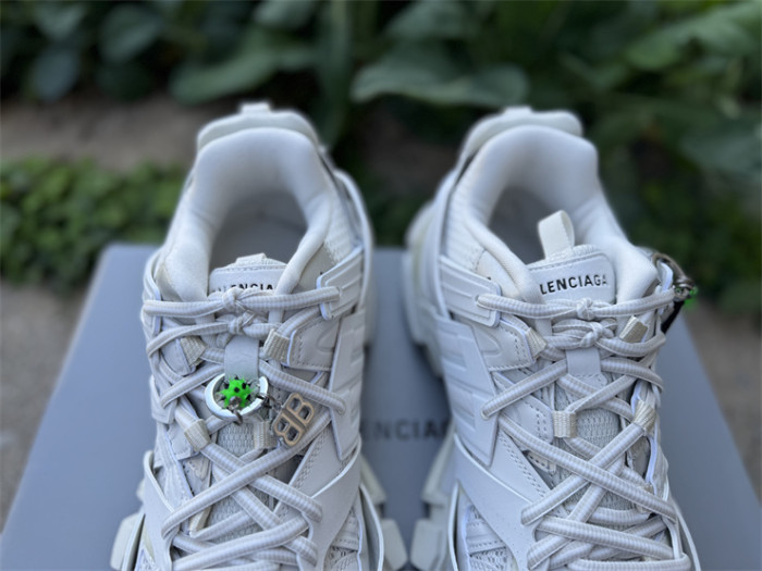 B 17FW Tripe-S High End Sneaker-684