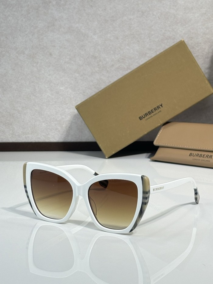 Burberry Sunglasses AAAA-3423