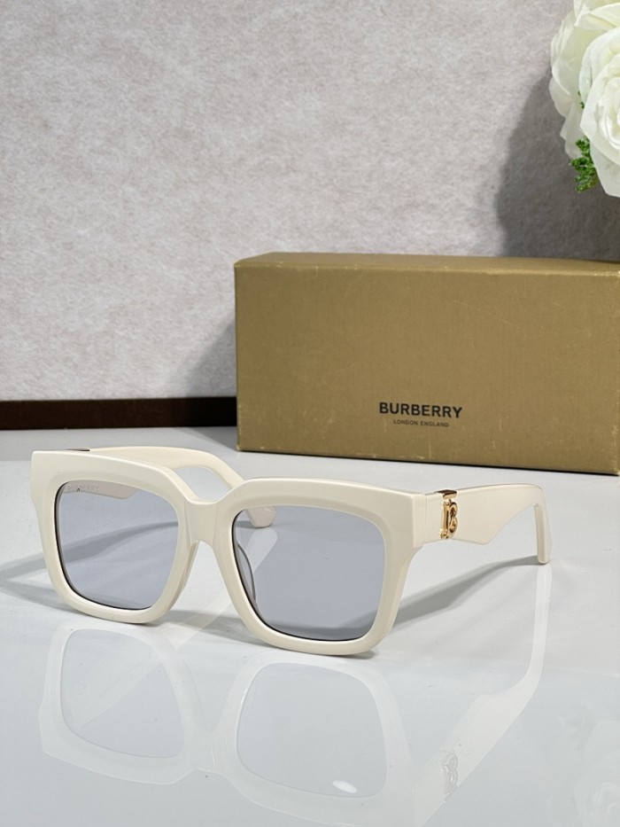 Burberry Sunglasses AAAA-3445