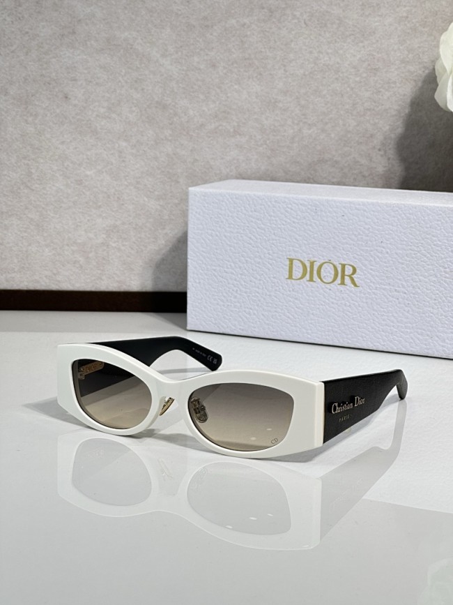 Dior Sunglasses AAAA-4619