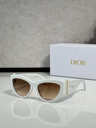 Dior Sunglasses AAAA-4428