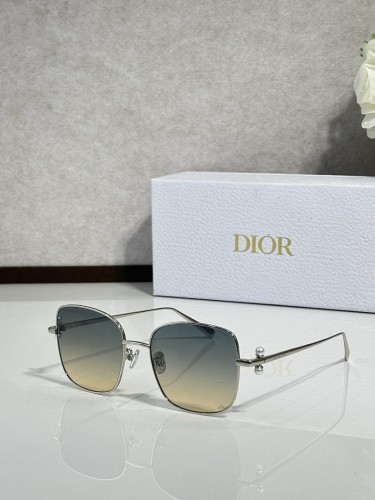Dior Sunglasses AAAA-4599