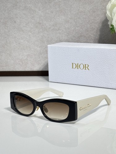 Dior Sunglasses AAAA-4552