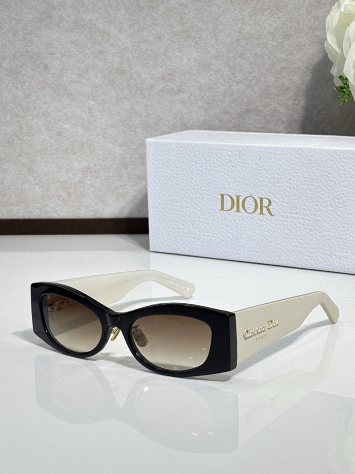 Dior Sunglasses AAAA-4552