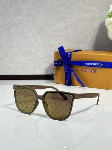 LV Sunglasses AAAA-7115