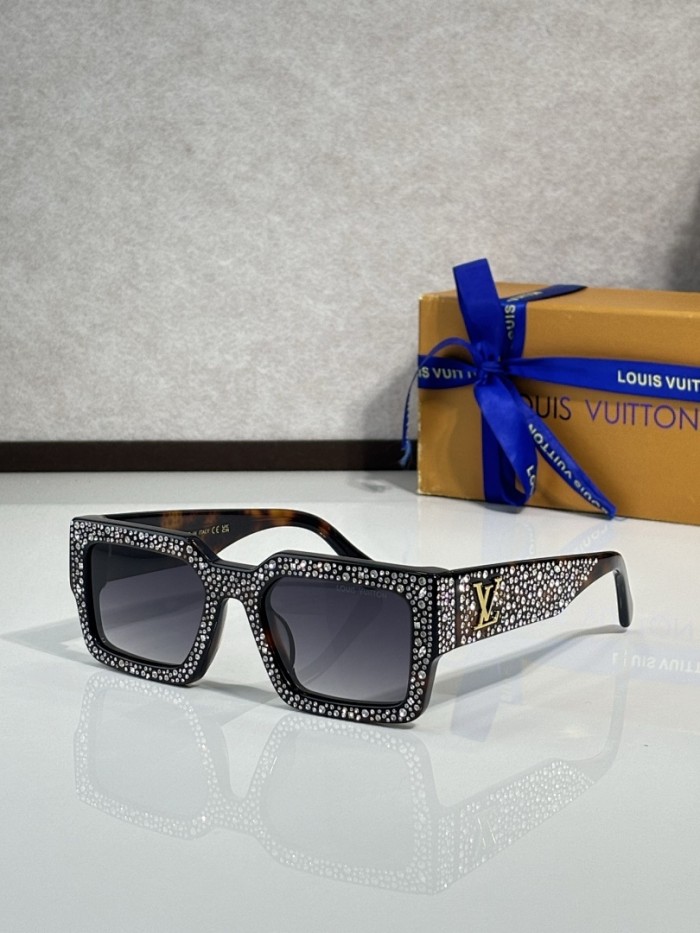 LV Sunglasses AAAA-7136