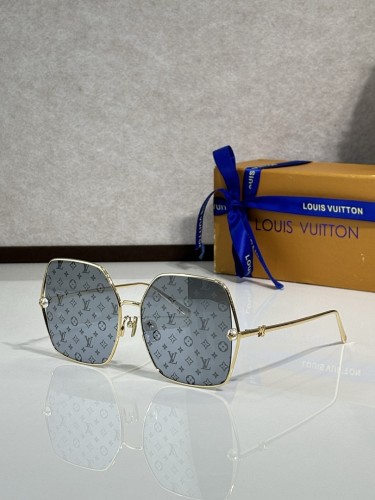LV Sunglasses AAAA-7123
