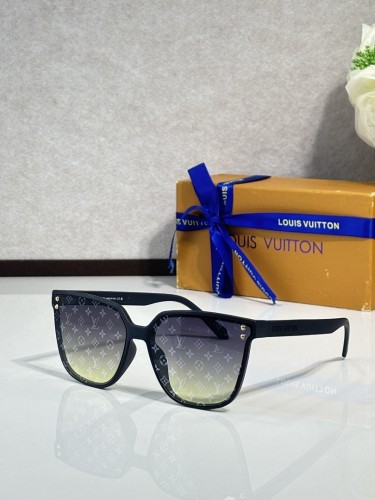 LV Sunglasses AAAA-7112