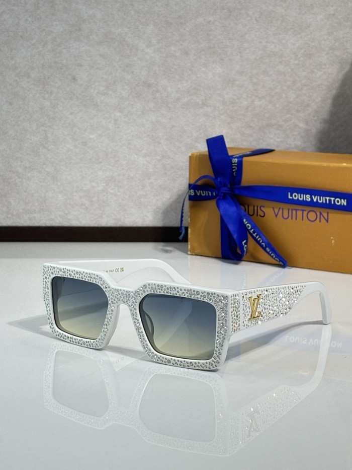 LV Sunglasses AAAA-7131
