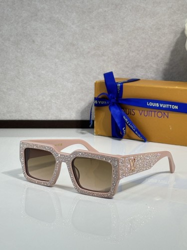 LV Sunglasses AAAA-7133