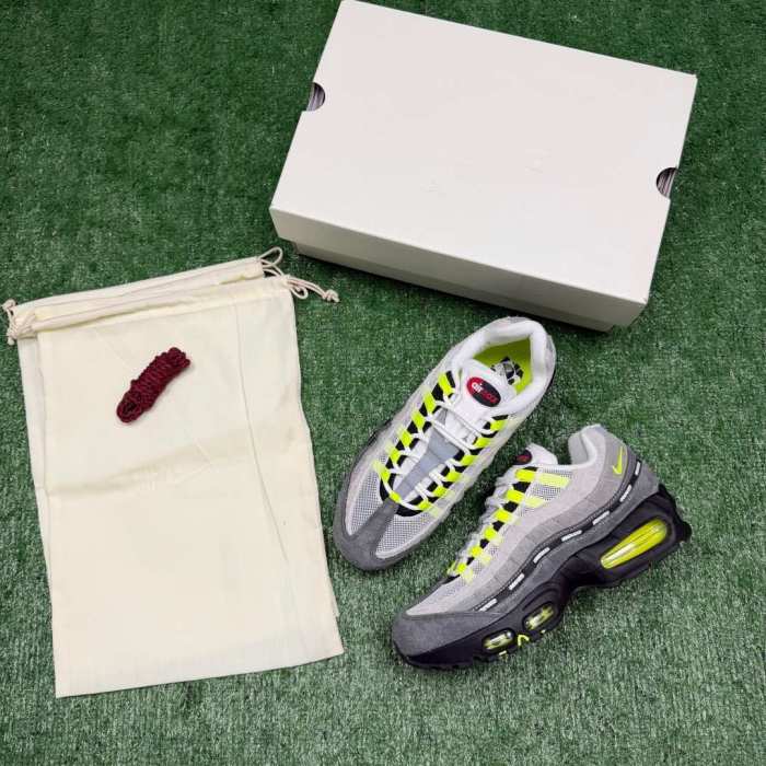 Authentic Nike Air Max 95 SP Undefeated Geo NYC Neon