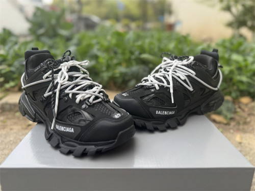 B 17FW Tripe-S High End Sneaker-688