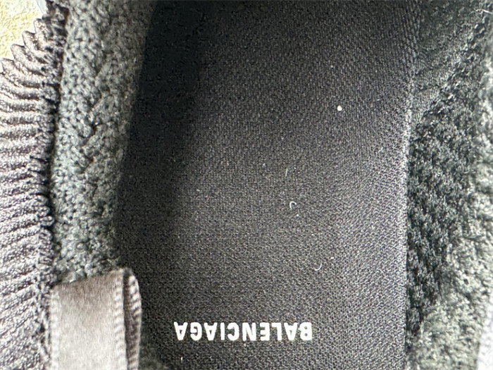 B 17FW Tripe-S High End Sneaker-690