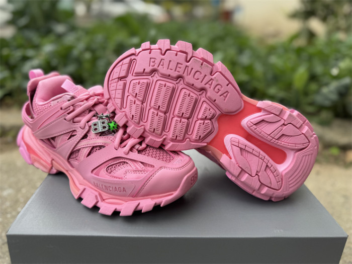 B 17FW Tripe-S High End Sneaker-689