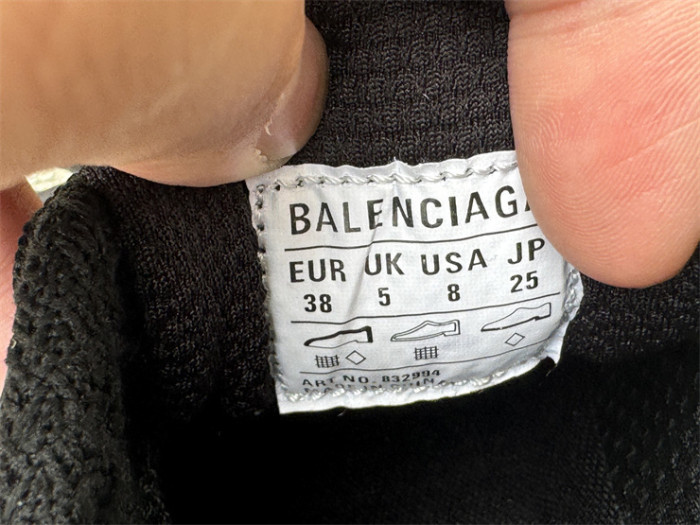 B 17FW Tripe-S High End Sneaker-690