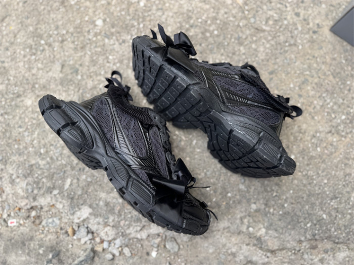 B 17FW Tripe-S High End Sneaker-690