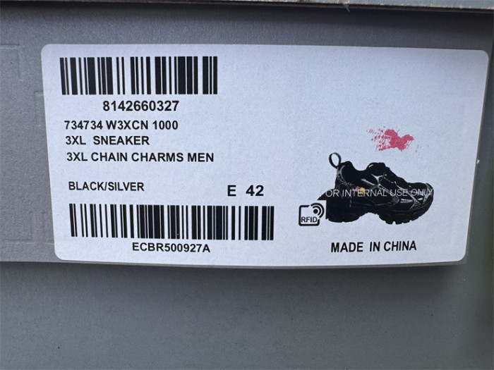 B 17FW Tripe-S High End Sneaker-692