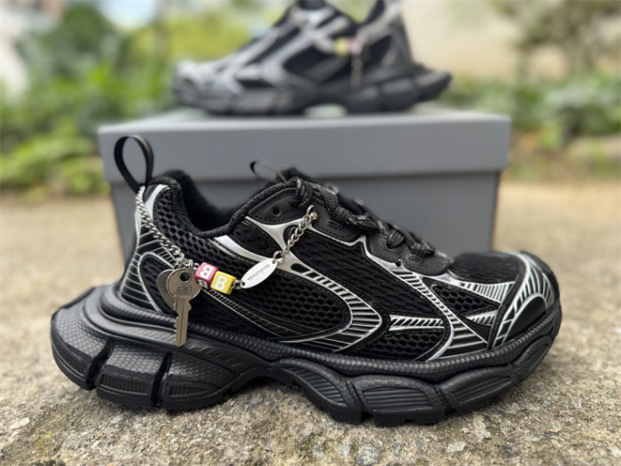 B 17FW Tripe-S High End Sneaker-692