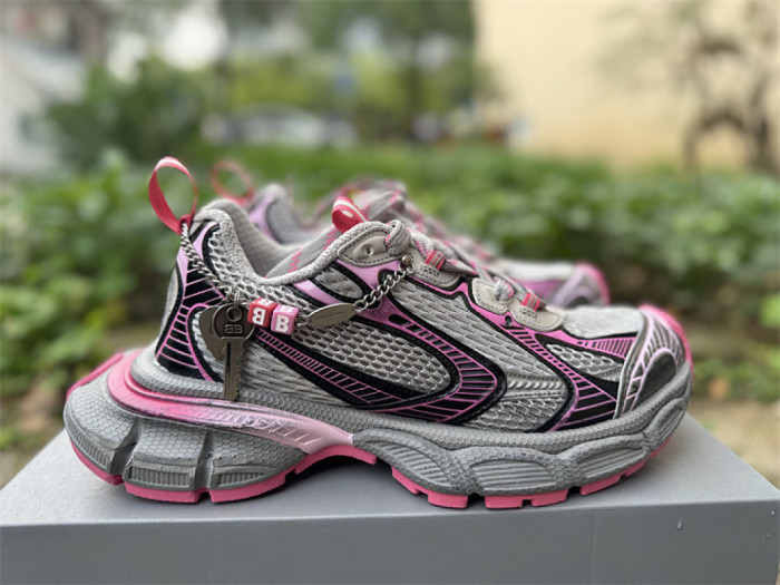 B 17FW Tripe-S High End Sneaker-695