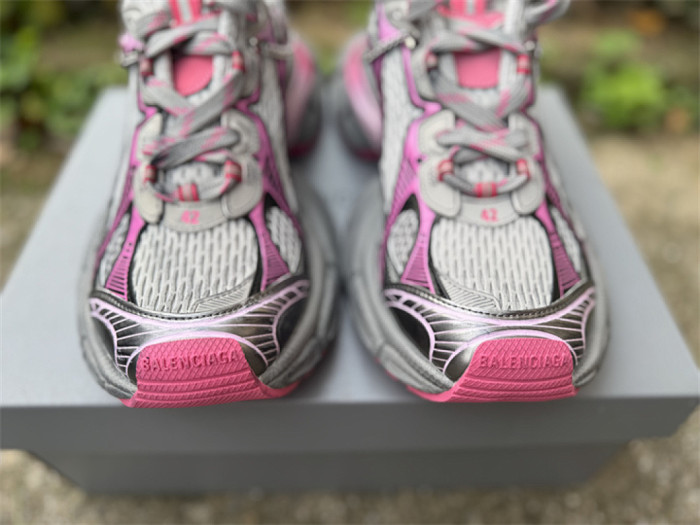 B 17FW Tripe-S High End Sneaker-695