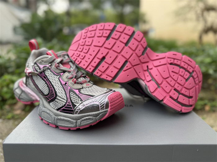 B 17FW Tripe-S High End Sneaker-695