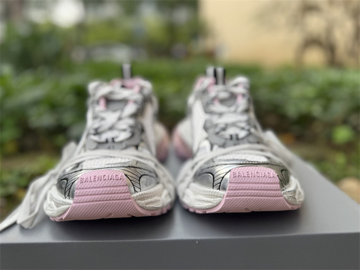 B 17FW Tripe-S High End Sneaker-694