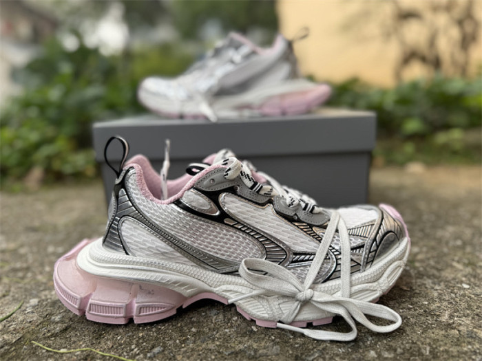 B 17FW Tripe-S High End Sneaker-694