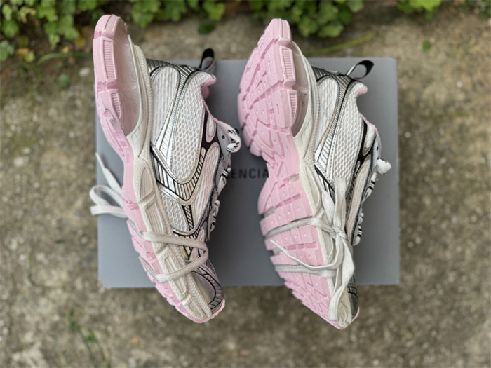 B 17FW Tripe-S High End Sneaker-694