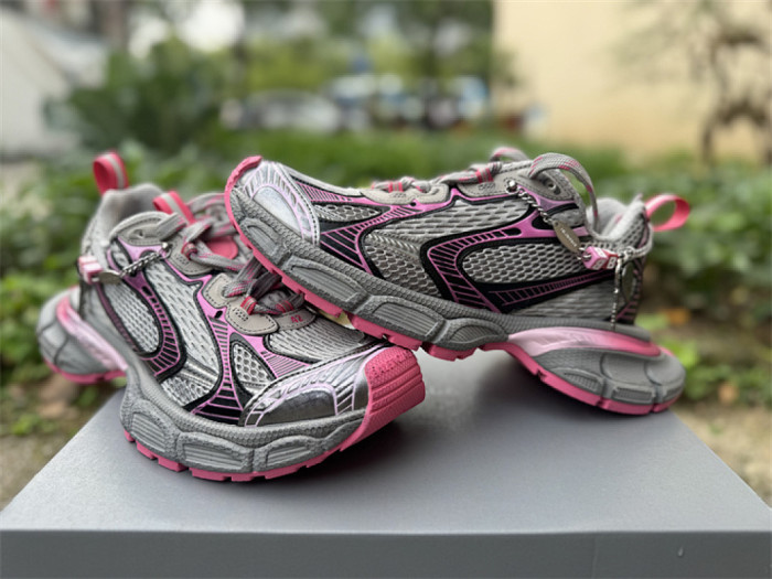 B 17FW Tripe-S High End Sneaker-695