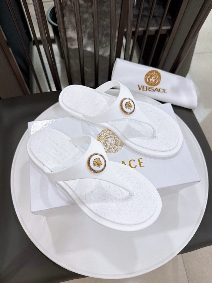 Versace women slippers AAA-101