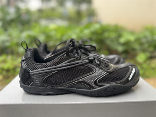 B 17FW Tripe-S High End Sneaker-700