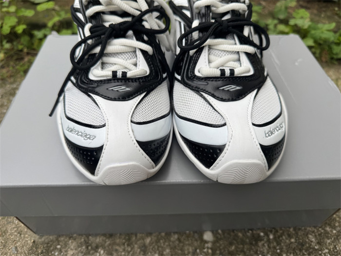 B 17FW Tripe-S High End Sneaker-699