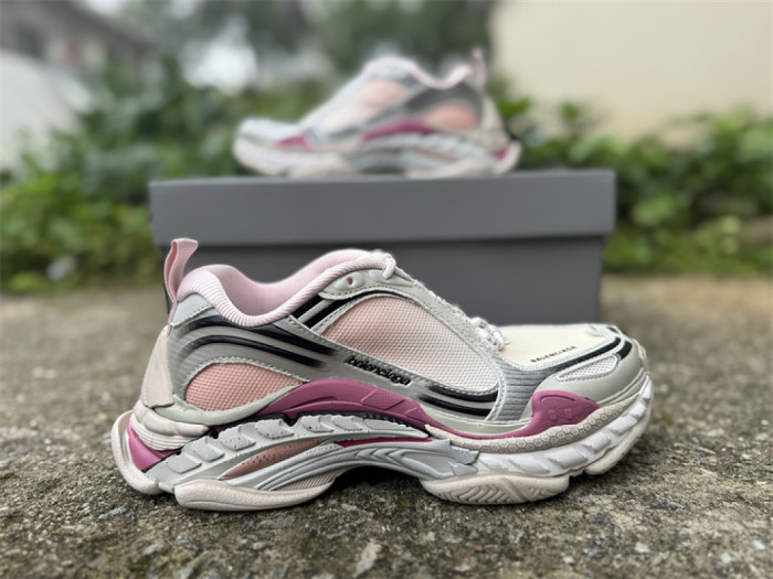 B 17FW Tripe-S High End Sneaker-701