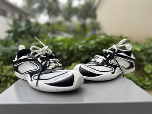 B 17FW Tripe-S High End Sneaker-699