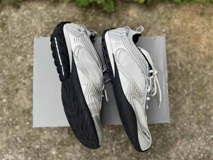 B 17FW Tripe-S High End Sneaker-698