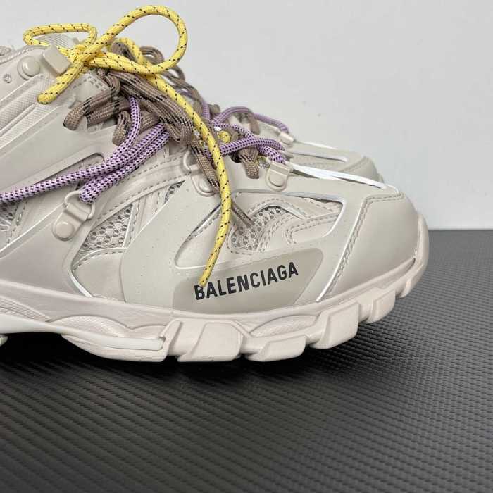 B 17FW Tripe-S High End Sneaker-702