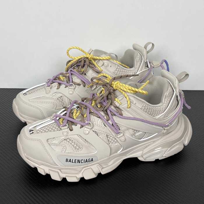 B 17FW Tripe-S High End Sneaker-702