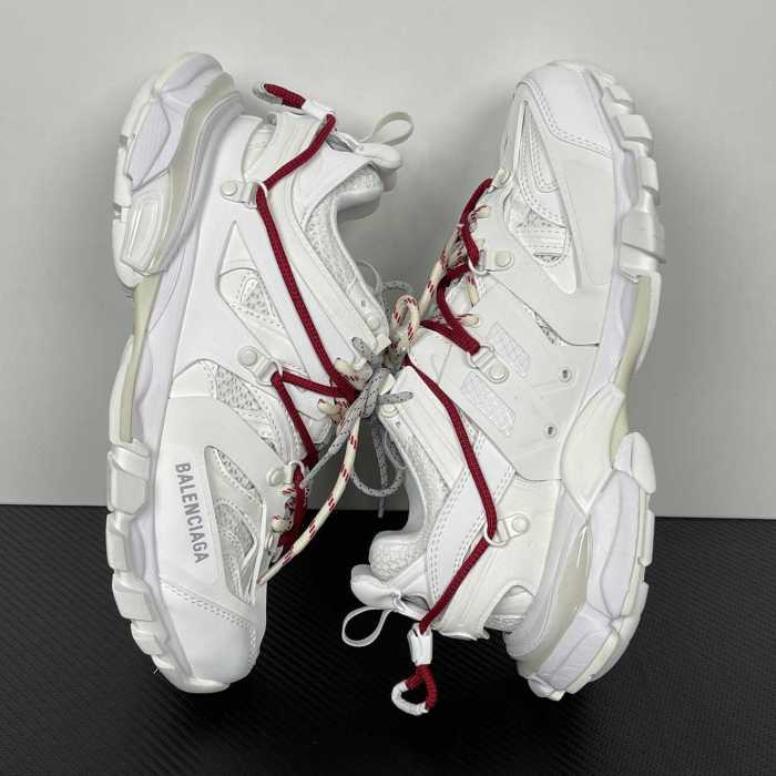 B 17FW Tripe-S High End Sneaker-703