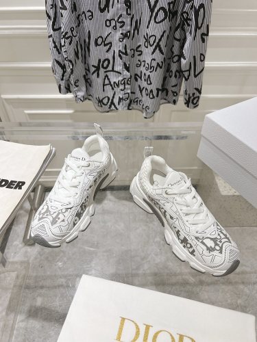 Dior Women Shoes 1：1 quality-745